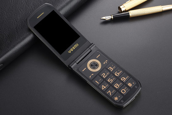Un buen precio. Teléfono móvil Flip 2.6'Teléfono de pantalla teclado doble tarjeta SIM linterna voz mágica YEEMI G9000 en línea