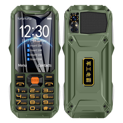 Un buen precio. 4 tarjetas SIM 2G teléfono celular linterna radio FM Q9 3,5 pulgadas de largo Durable en línea